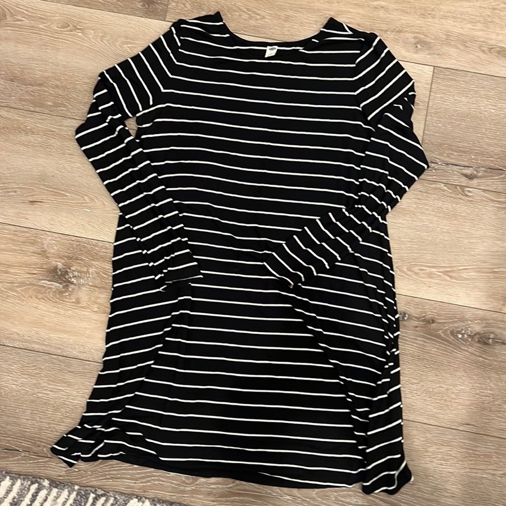 Old Navy Long Sleeve Knit Swing Dress - Black/White Stripe - Size L